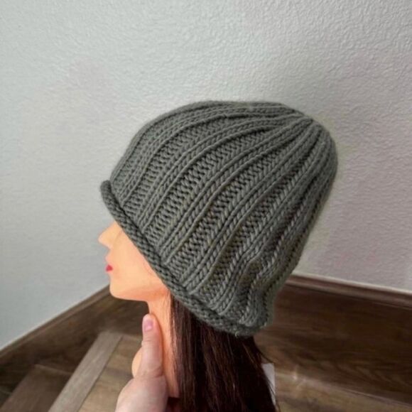 NWT Treasure & Bond Knit Green Beanie Hat - Picture 1 of 4